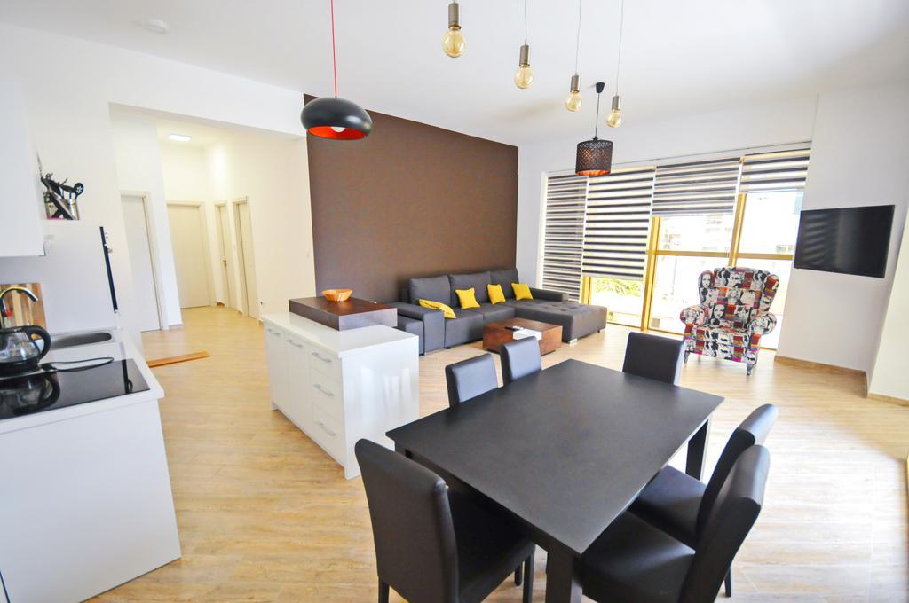 Sea Breeze Lux Apartments Будва Екстериор снимка