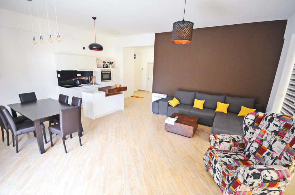 Sea Breeze Lux Apartments Будва Екстериор снимка