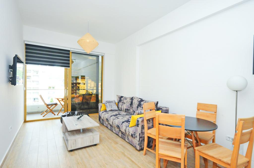 Sea Breeze Lux Apartments Будва Екстериор снимка