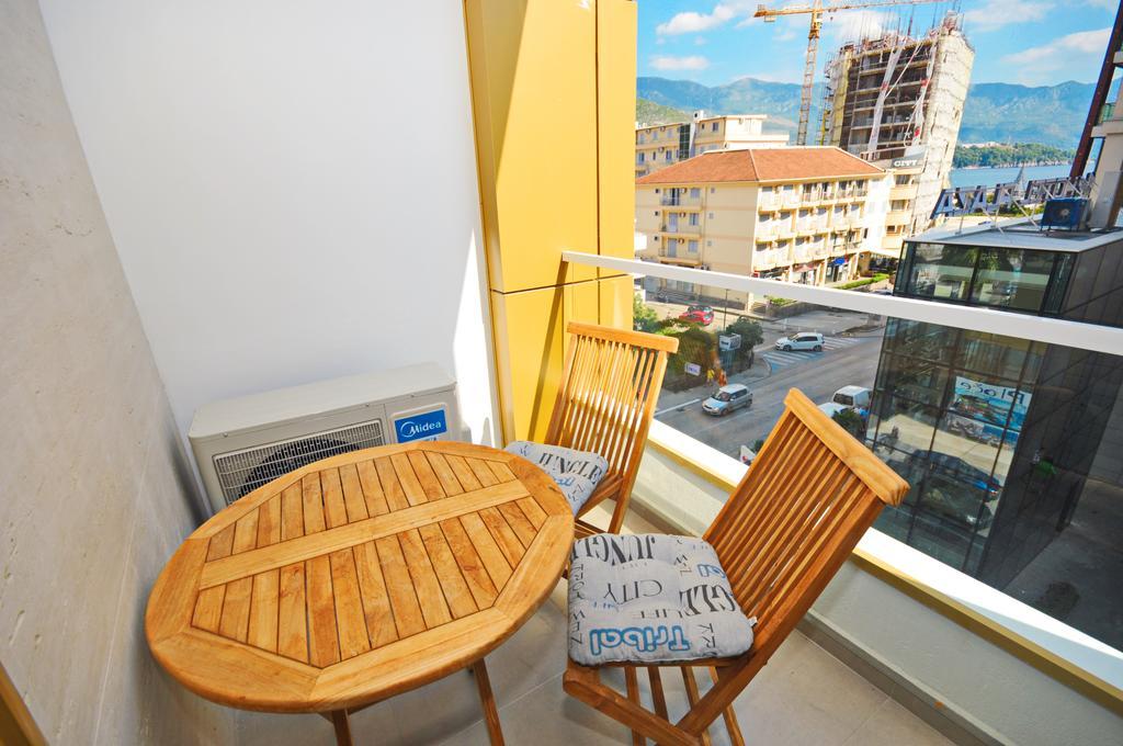 Sea Breeze Lux Apartments Будва Екстериор снимка