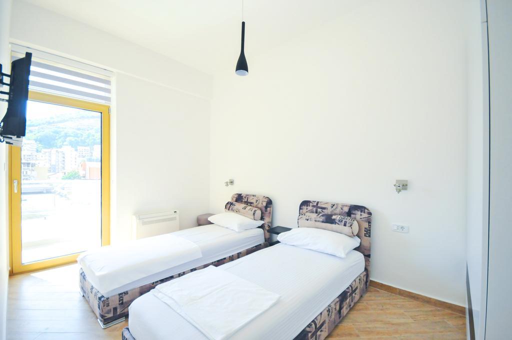Sea Breeze Lux Apartments Будва Екстериор снимка