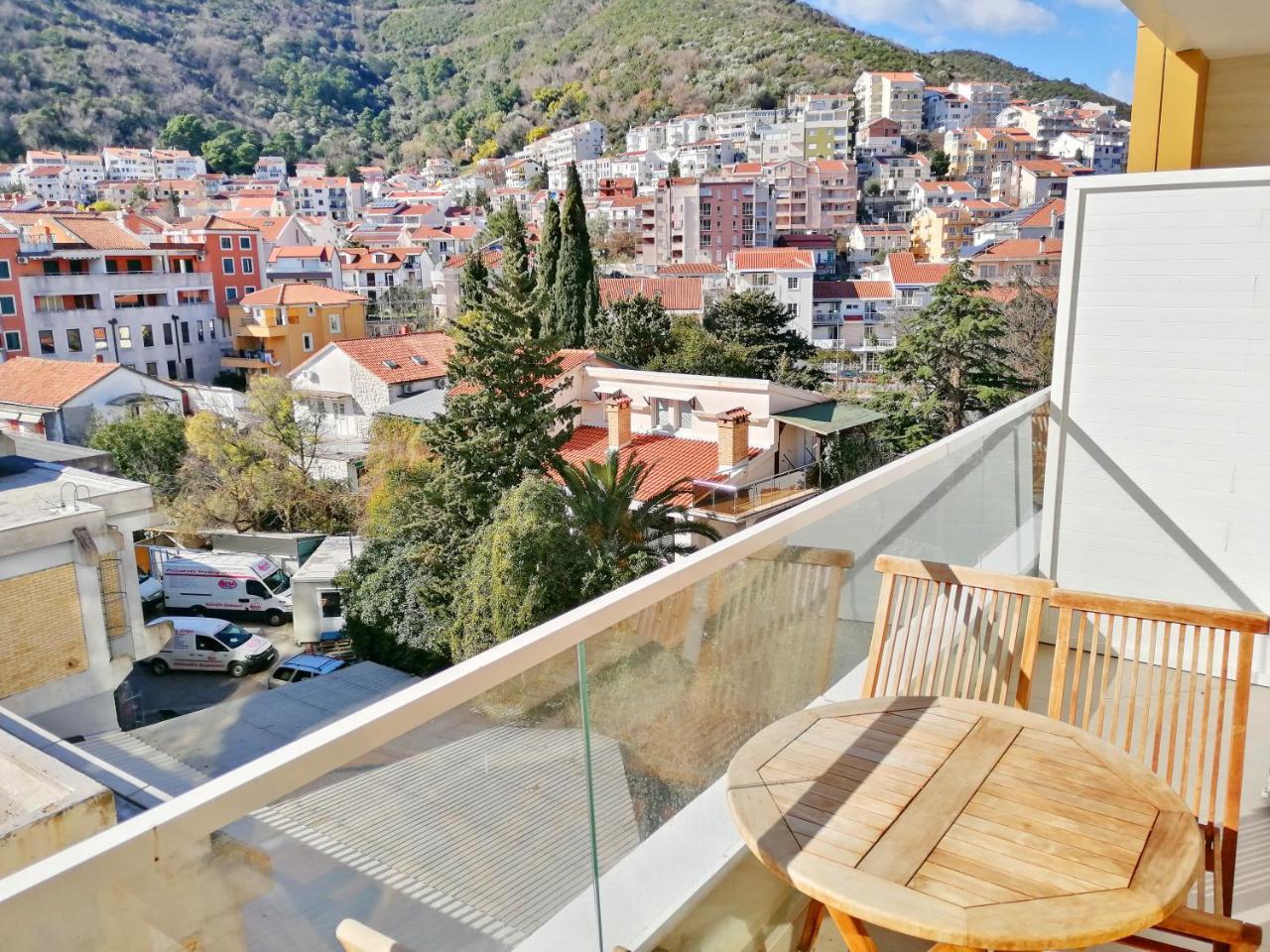 Sea Breeze Lux Apartments Будва Екстериор снимка