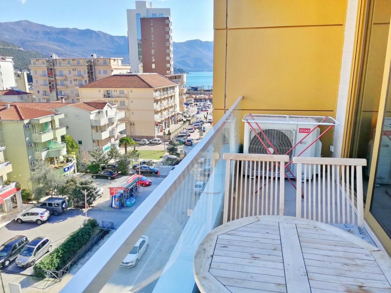 Sea Breeze Lux Apartments Будва Екстериор снимка