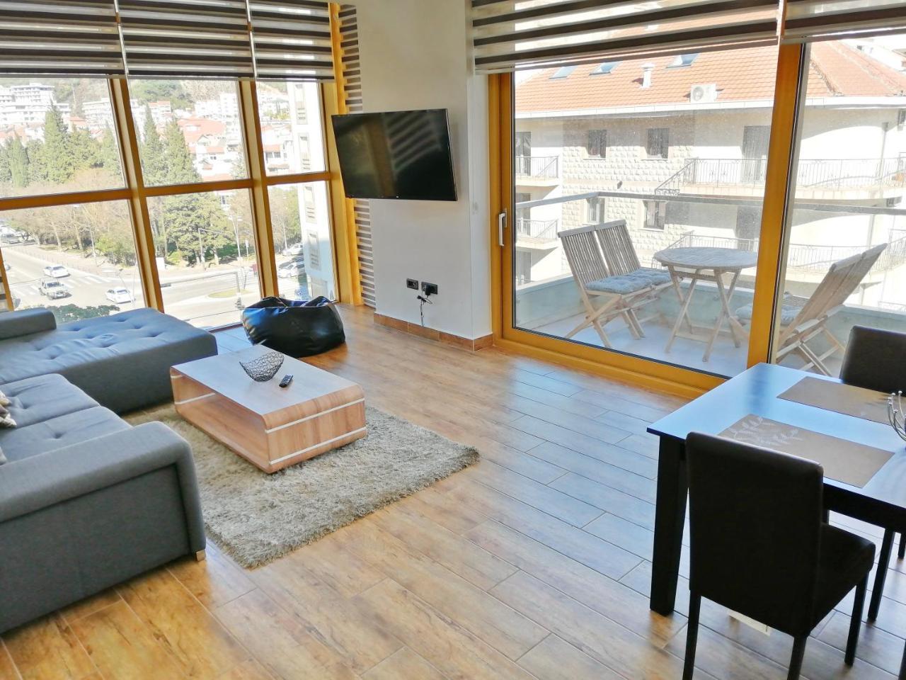 Sea Breeze Lux Apartments Будва Екстериор снимка