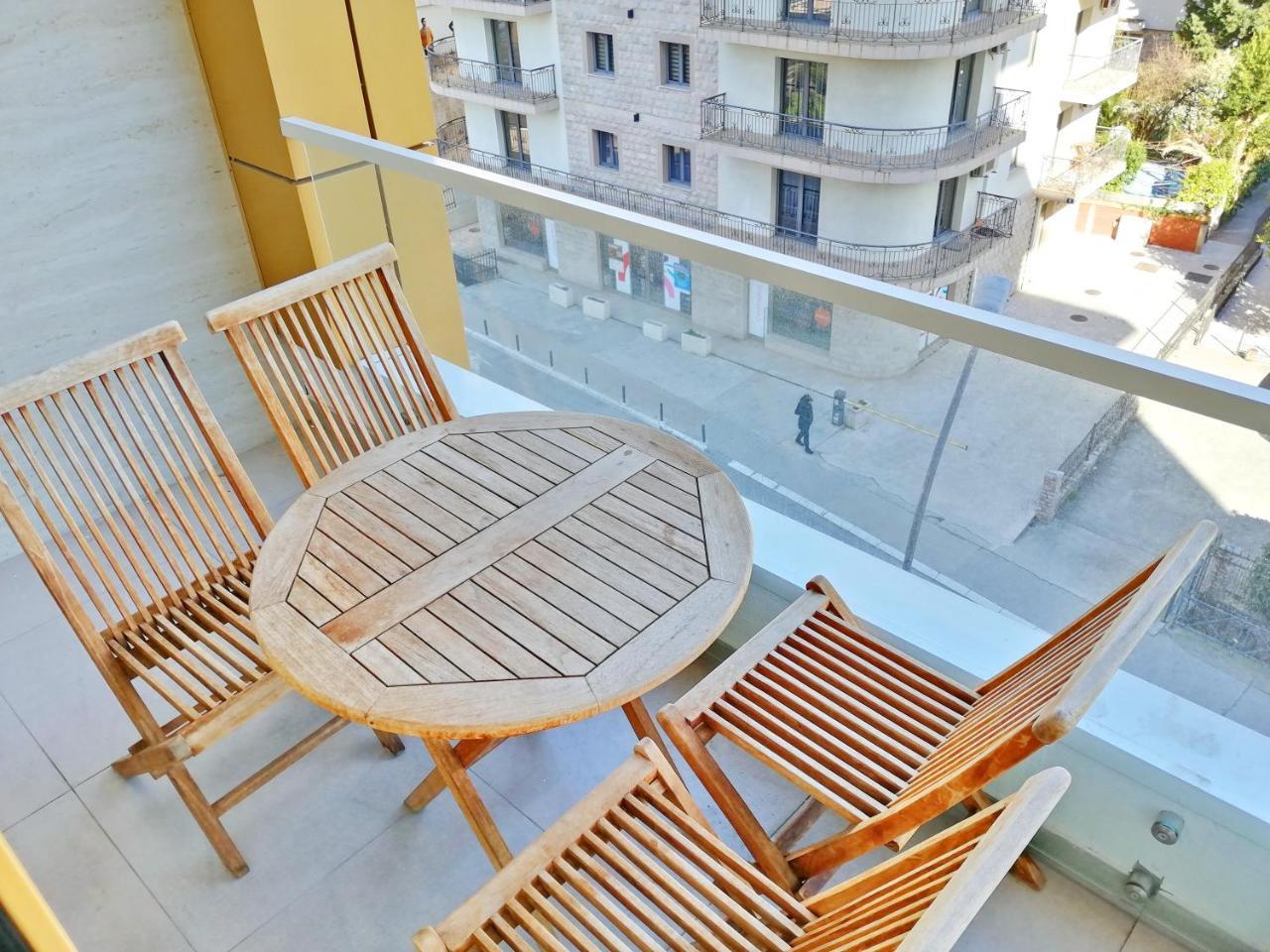 Sea Breeze Lux Apartments Будва Екстериор снимка