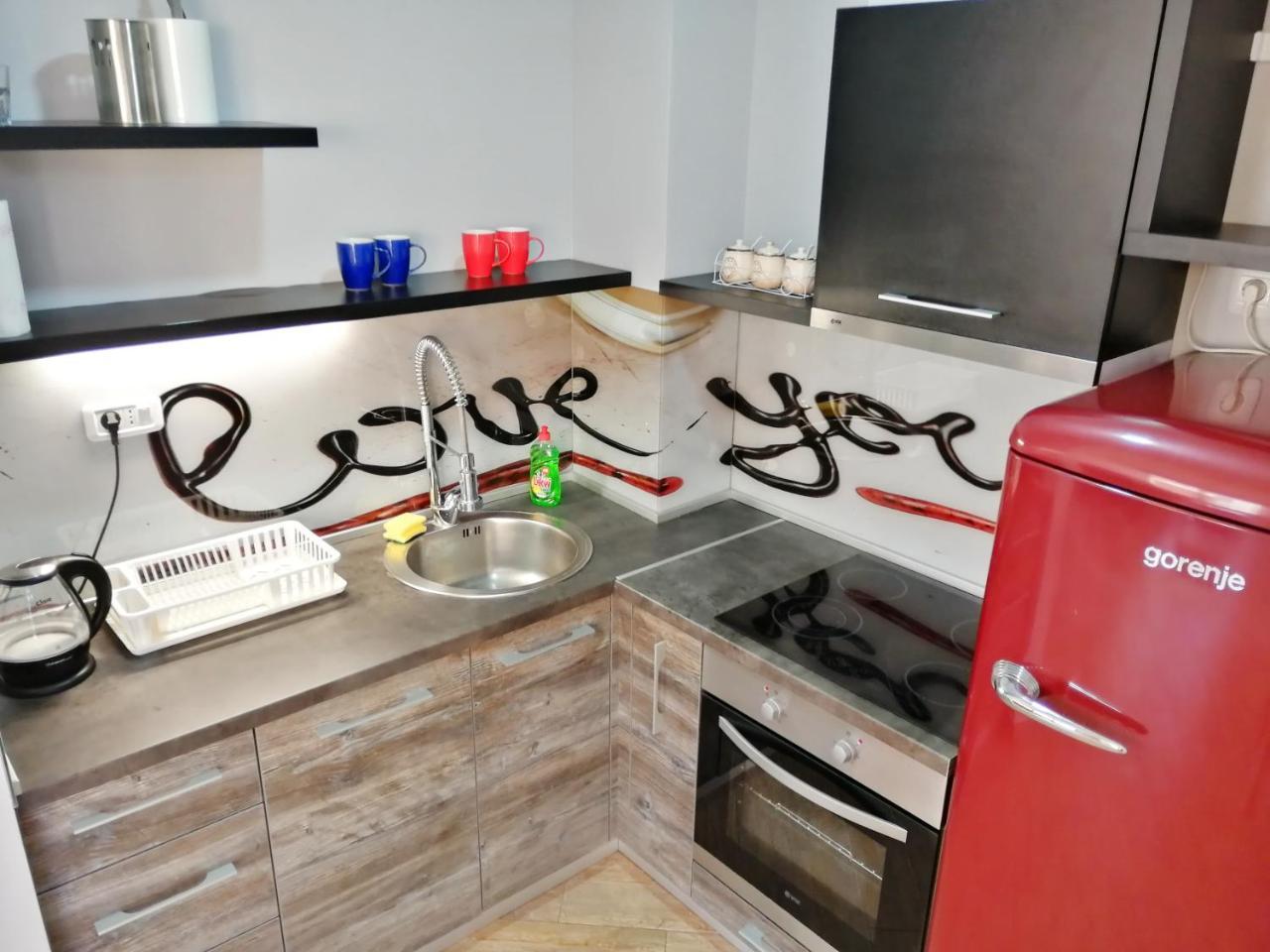 Sea Breeze Lux Apartments Будва Екстериор снимка