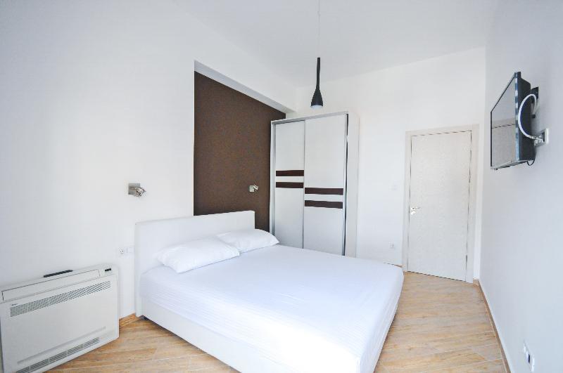 Sea Breeze Lux Apartments Будва Екстериор снимка